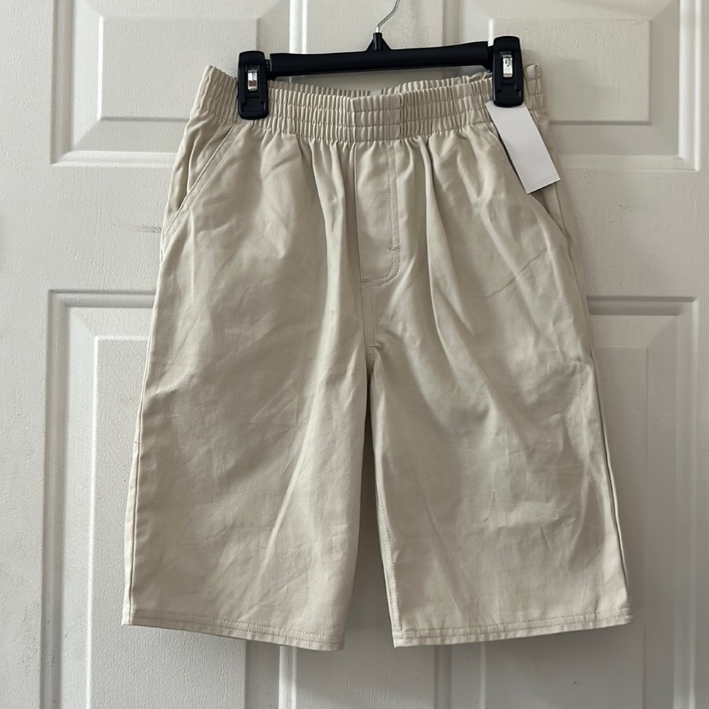 TIMBERLAND KHAKI SHORTS: NEW WITH TAGS: SIZE 10